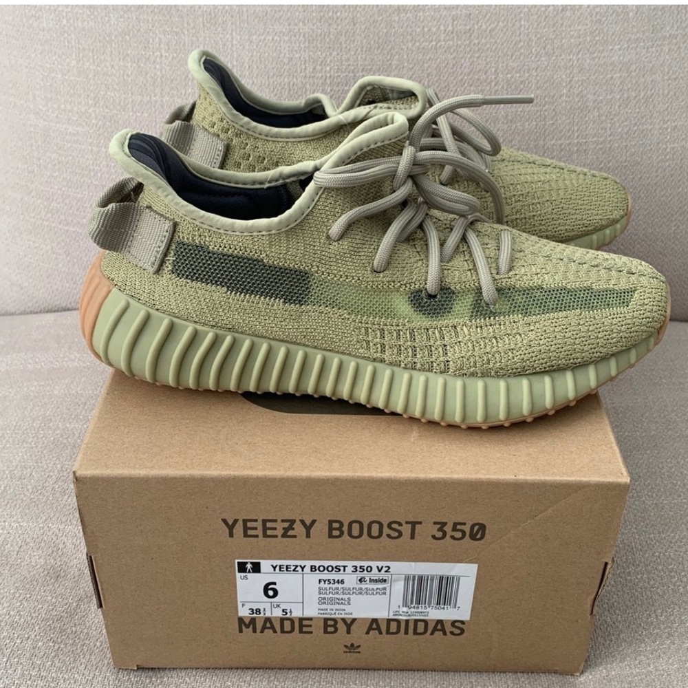 I’m selling limited edition Yeezy Boost 350 V2 brand new never worn shoes.